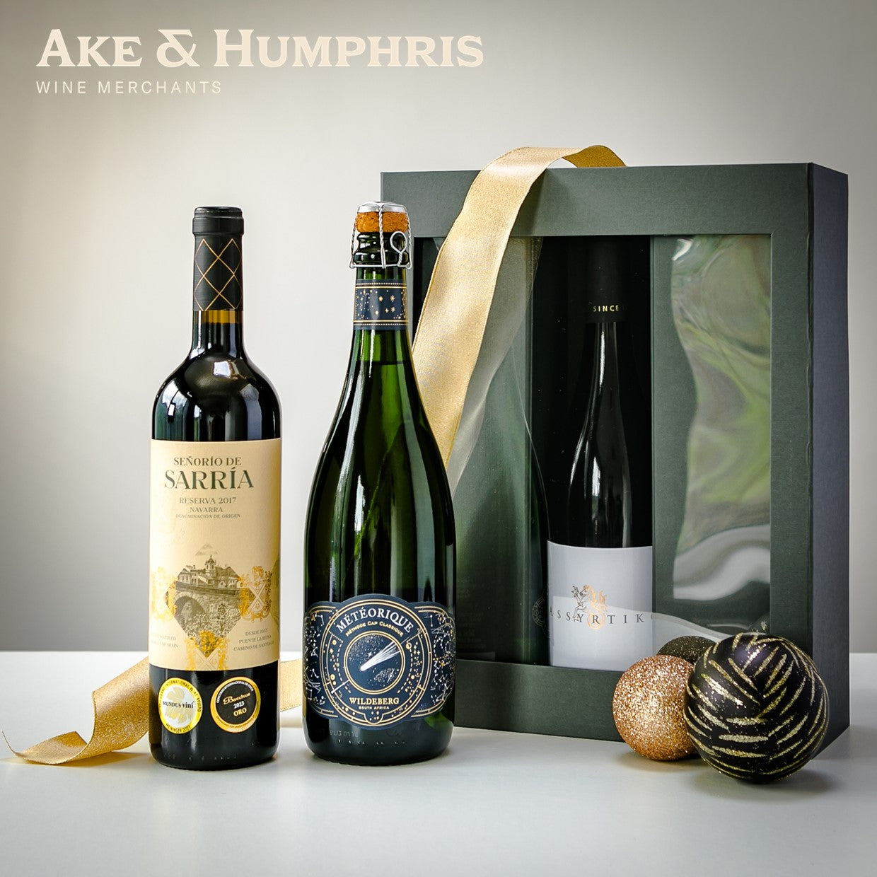 Three wine bottles with luxury box with magnetic closure